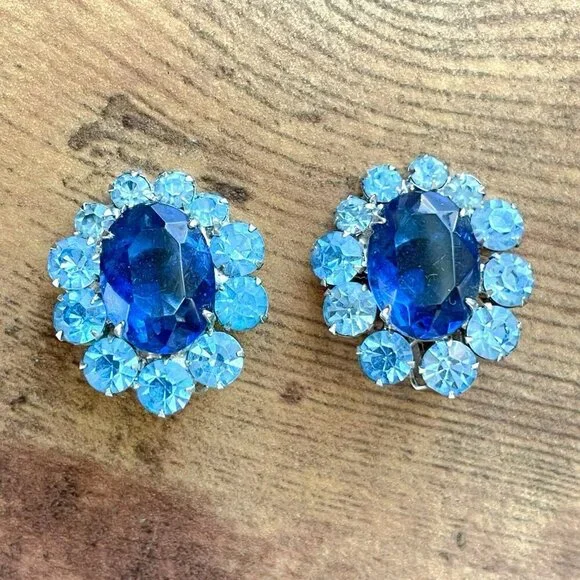 Vintage 1950s Blue Rhinestone Earrings Clip On Bridal Statement Costume Jewelry - Picture 3 of 15